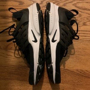 Women’s Black Nike Prestos